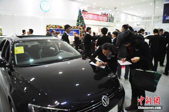 資料圖：深圳一4S店。 <a target='_blank'  _fcksavedurl='http://www.chinanews.com/'></table>中新社</a>發(fā) 陳文 攝